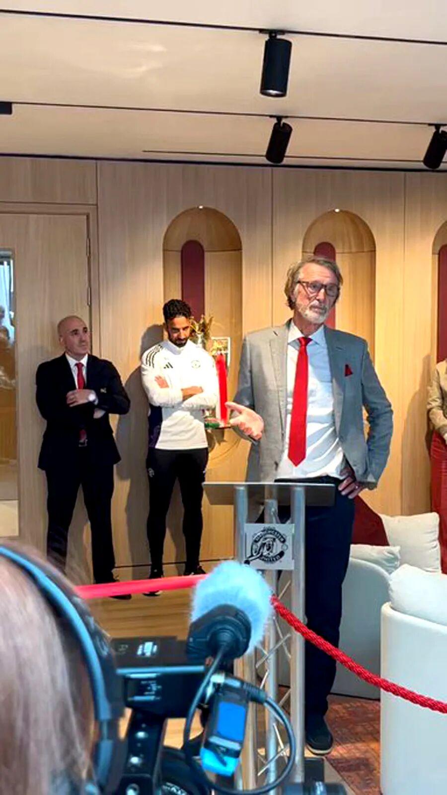 不过, 现在又有走 不过, 现在又有走