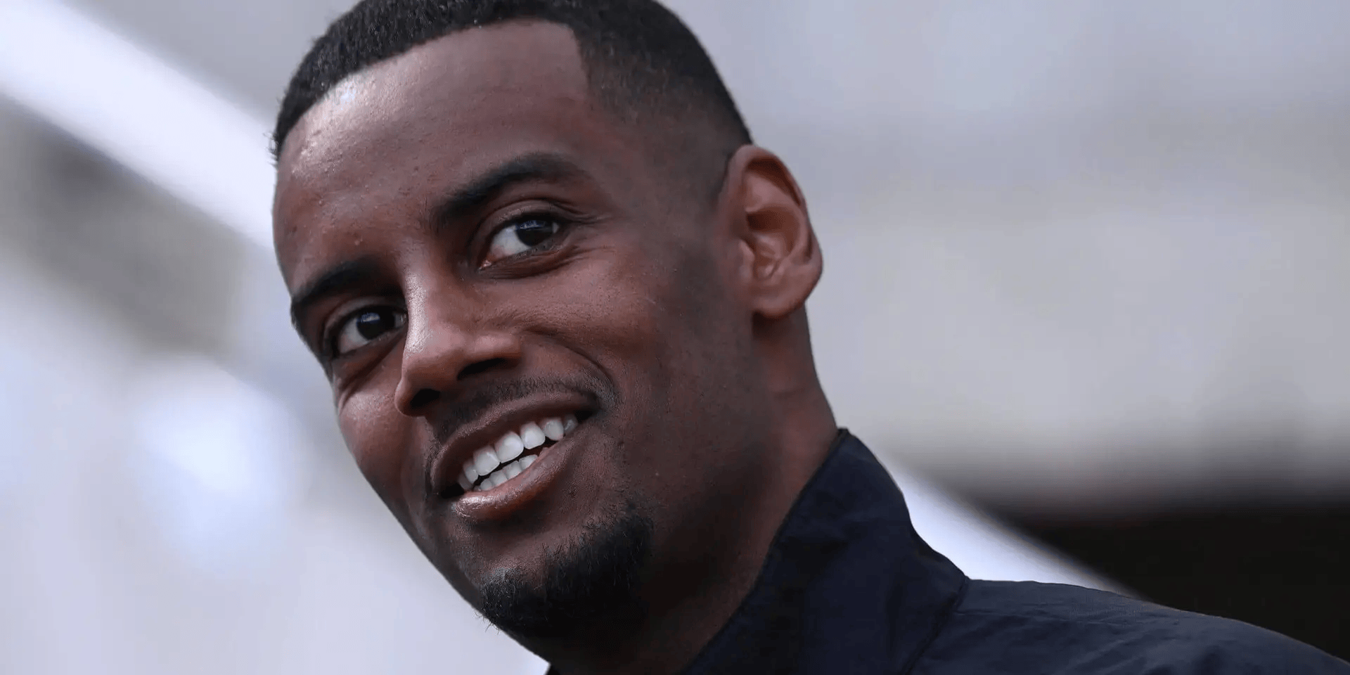 脚仍入选了, 纷争的解析, 沙特人的强 脚仍入选了, 纷争的解析, 沙特人的强