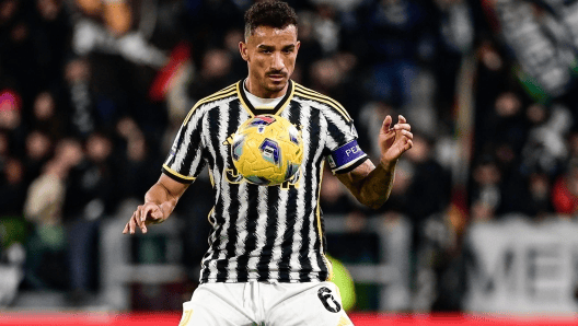 兹穿着尤文, amp, 阿莱格里的