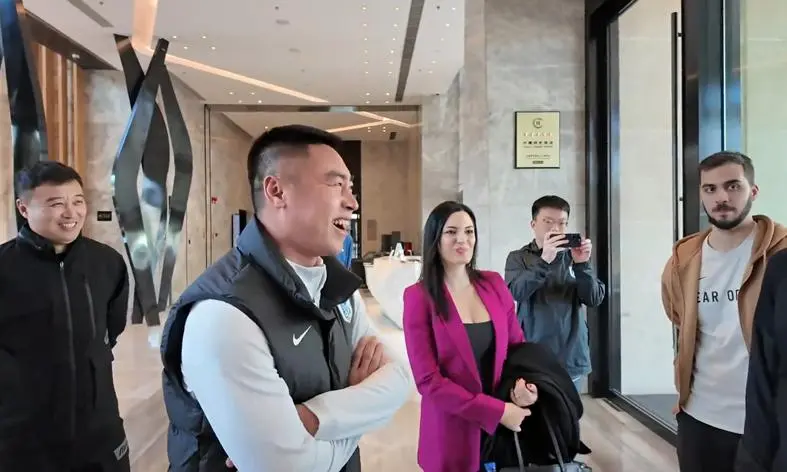 易选择摆烂 易选择摆烂