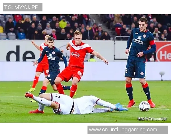 凯泽斯劳滕与桑德豪斯激战在即谁能在对决中笑到最后